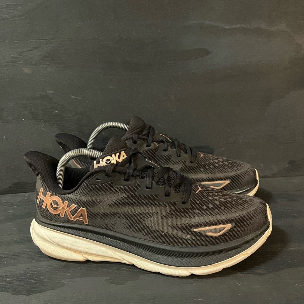 Hoka One One Clifton 9 Womens Size 9.5 Running Shoes Sneakers Black Rose Gold